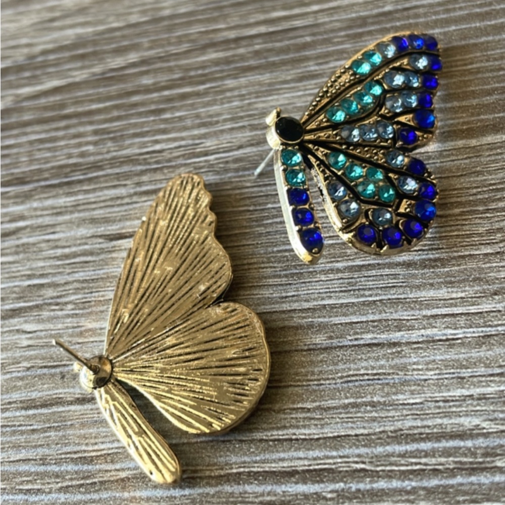 Blue half butterfly stud earrings A167 - Picture 2 of 4